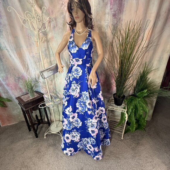 📌When The Back Is Just As Beautiful As The Front Floral Prom - Formal Gown - Picture 6 of 16